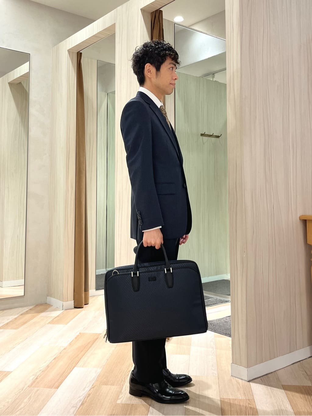 URAさんの「TAKEO KIKUCHI｜【Made in JAPAN】矢絣（やがすり）スーツ／スリーピース対応」を使ったコーディネート