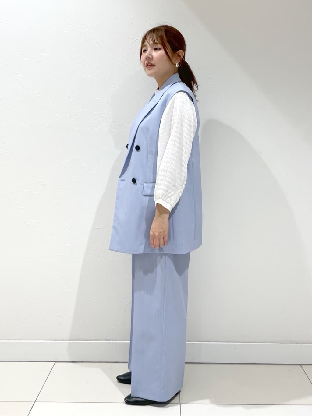 YUUKIさんの「INDIVI｜◆【洗える】シャーリング風ラグランスリーブブラウス」を使ったコーディネート