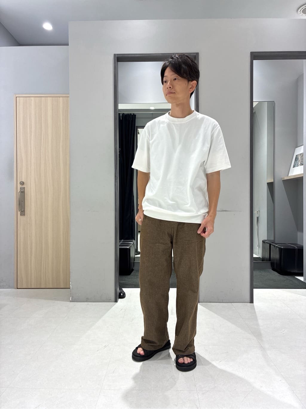 わいずみさんの「TAKEO KIKUCHI｜【抗菌防臭／5サイズ展開】ハイゲージポンチ Tシャツ」を使ったコーディネート