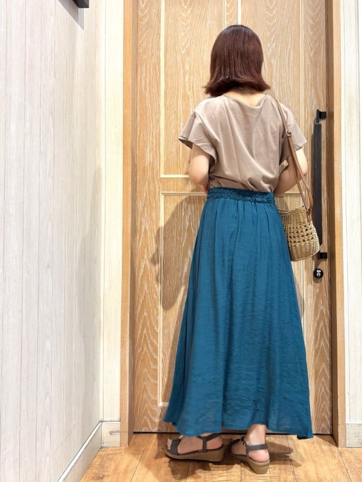 meiさんの「SHOO･LA･RUE｜【汗ジミ防止/ひんやり/UV】フリルスリーブTシャツ」を使ったコーディネート