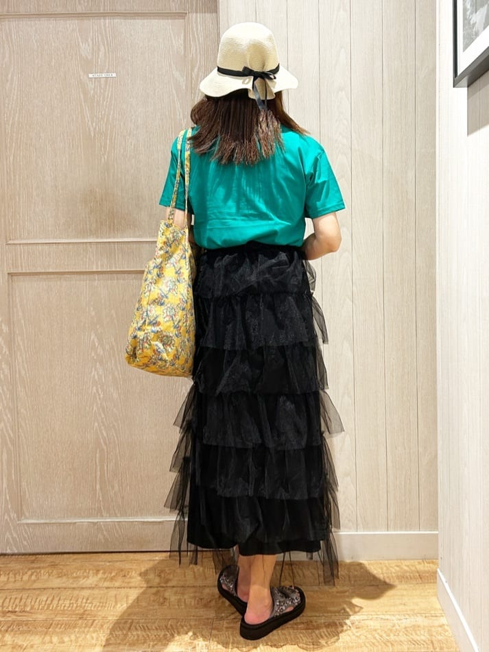 yukaさんの「SHOO･LA･RUE｜【ひんやり/S-LL】サガラ刺繍ロゴTシャツ」を使ったコーディネート