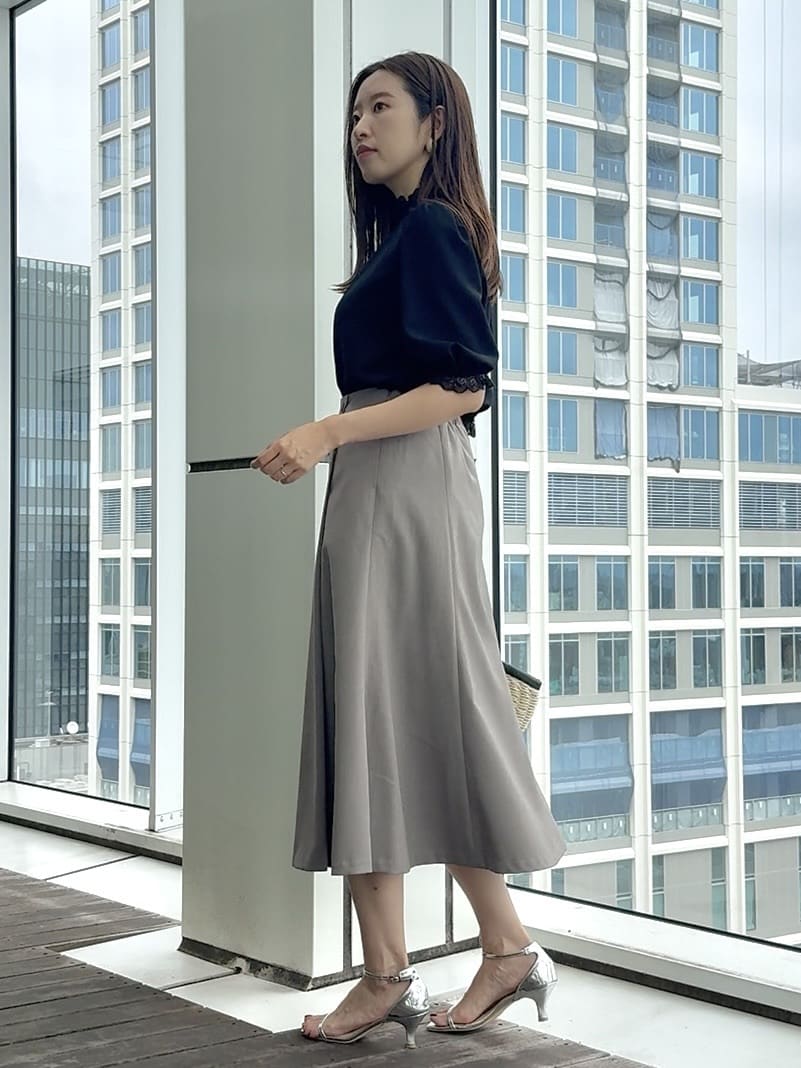 teiさんの「Couture brooch｜【華やか・大人可愛い・5分袖】エンブロレース前後2WAYブラウス」を使ったコーディネート