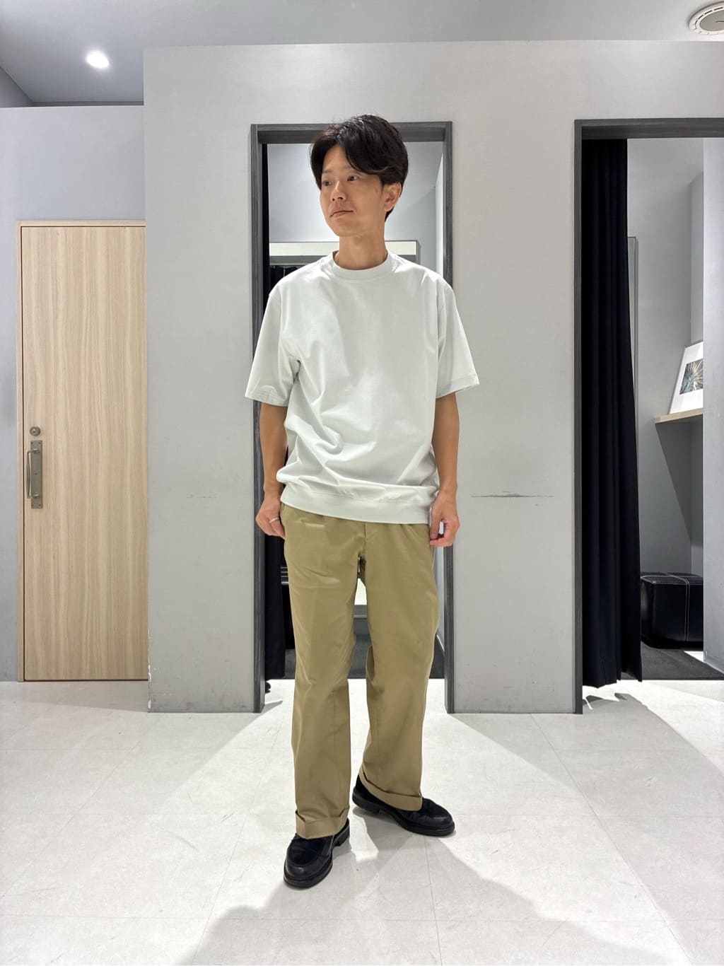 わいずみさんの「TAKEO KIKUCHI｜【抗菌防臭／5サイズ展開】ハイゲージポンチ Tシャツ」を使ったコーディネート