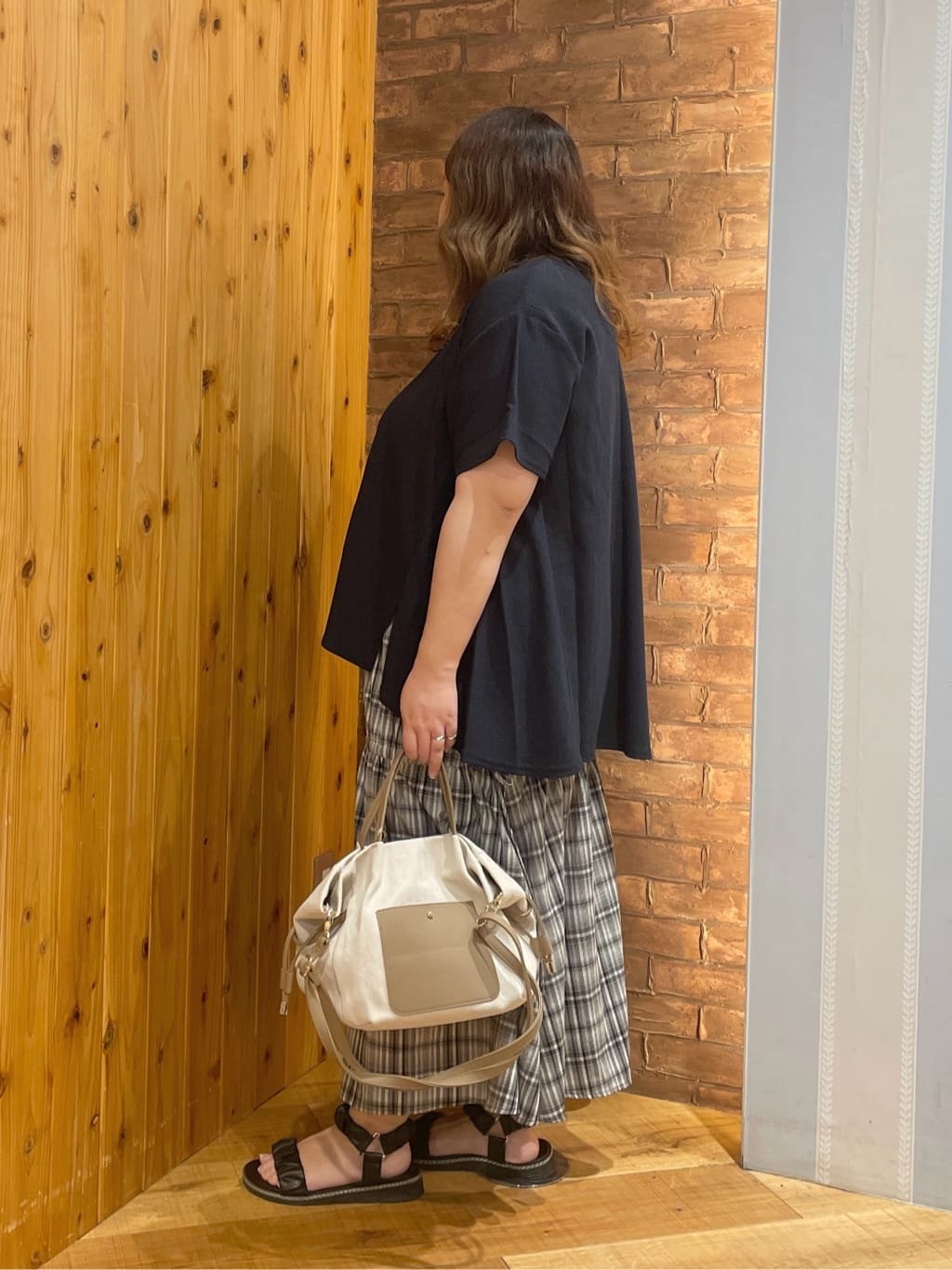 Risaさんの「SHOO･LA･RUE｜【S-LL/洗える/体型カバー/5分袖】涼しくきれいに決まる Aライントップス」を使ったコーディネート