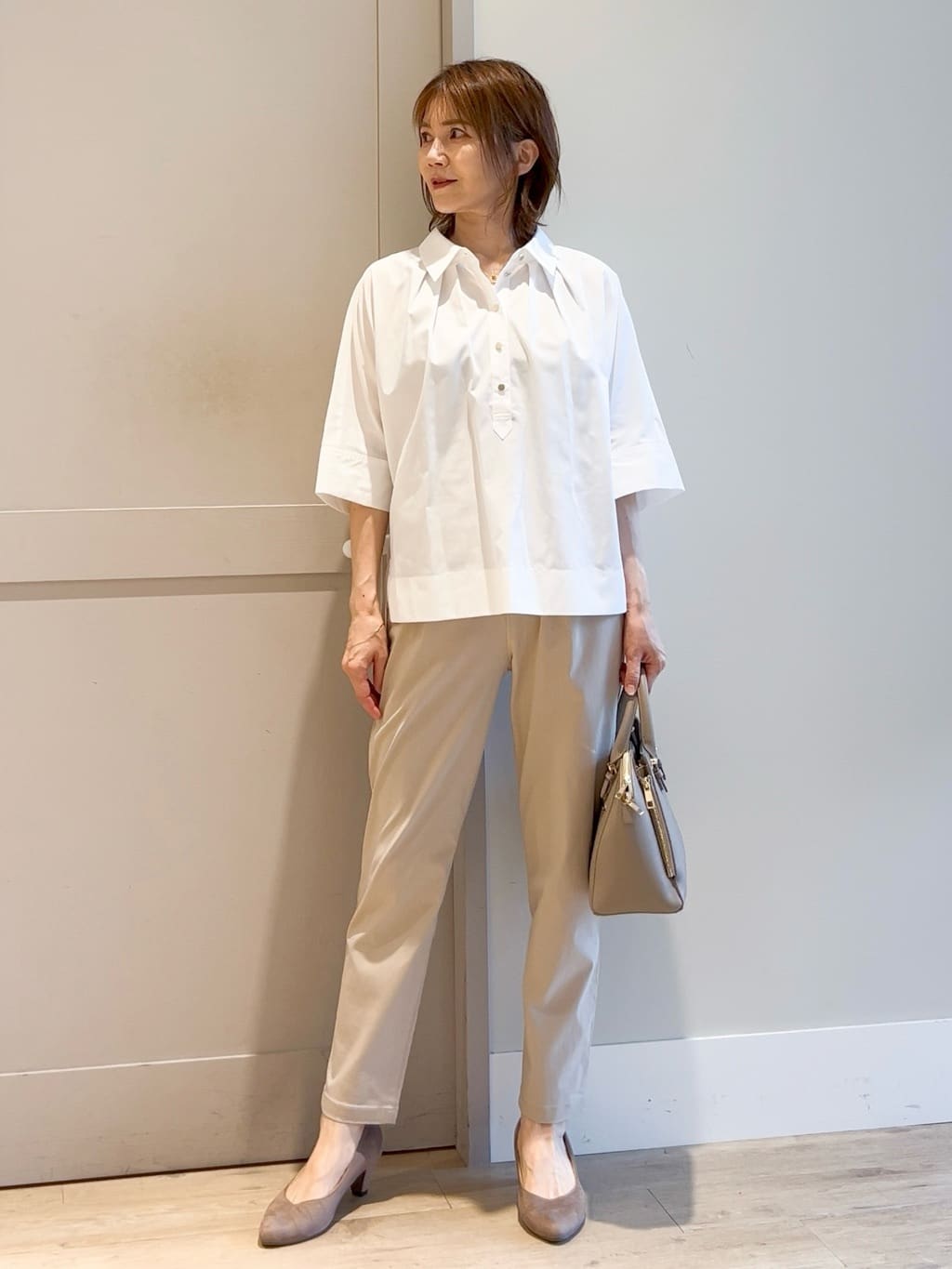 yamakoさんの「grove｜【冷感】サマーハイパーストレッチテーパードパンツ」を使ったコーディネート