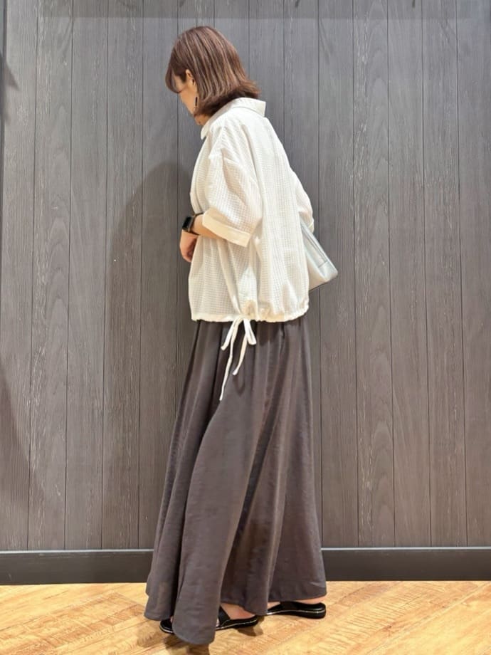 meiさんの「SHOO･LA･RUE｜シルエット変化を楽しめる シアーチェックドロストシャツ」を使ったコーディネート