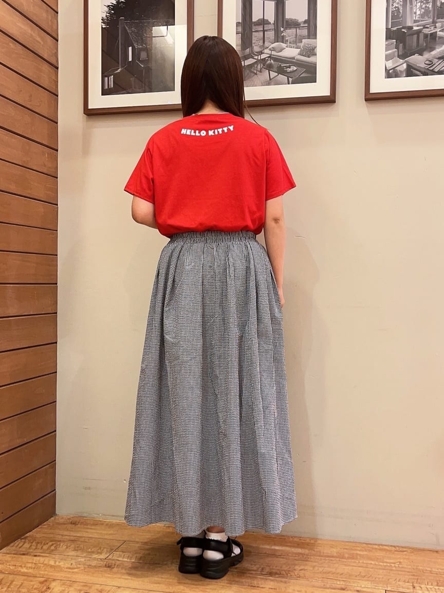 ゆっきーさんの「SHOO･LA･RUE｜【HELLO KITTYコラボ】【SHOO ICE／汗染み軽減／UVカット】コンパクトTシャツ」を使ったコーディネート