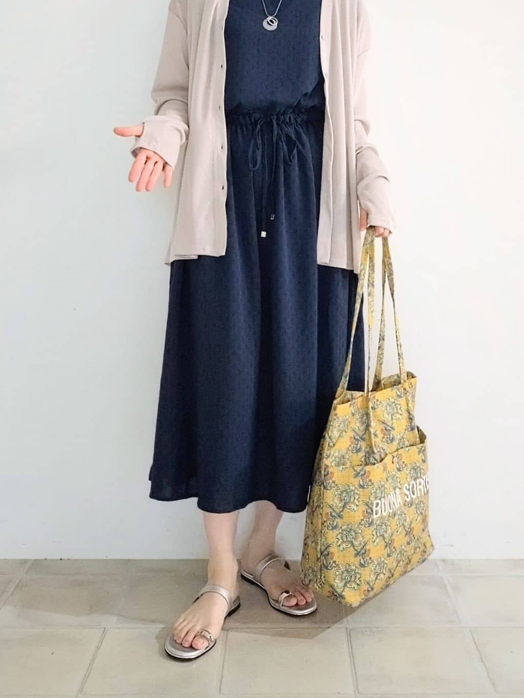 miomioさんの「SHOO･LA･RUE｜【S-LL】さらりと1枚で決まる ジャカードワンピース」を使ったコーディネート
