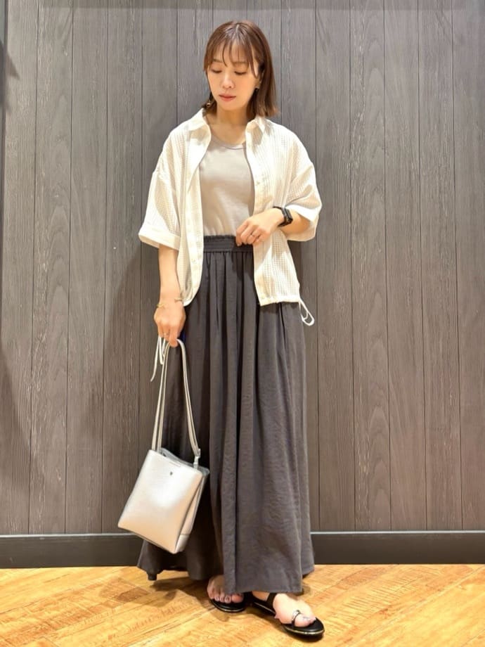 meiさんの「SHOO･LA･RUE｜シルエット変化を楽しめる シアーチェックドロストシャツ」を使ったコーディネート
