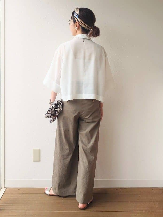 MUTSUKOさんの「UNTITLED｜【前開き/洗える】ショート丈シアーシャツ」を使ったコーディネート