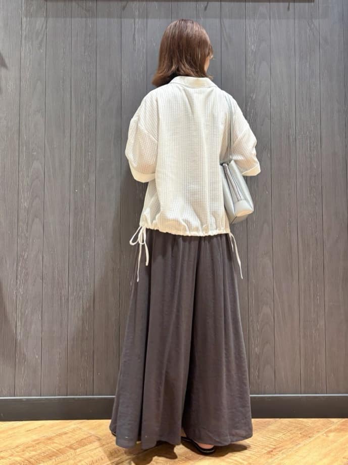 meiさんの「SHOO･LA･RUE｜シルエット変化を楽しめる シアーチェックドロストシャツ」を使ったコーディネート