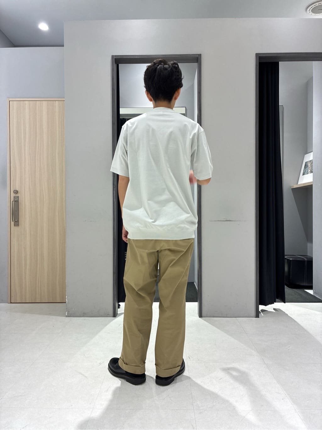 わいずみさんの「TAKEO KIKUCHI｜【抗菌防臭／5サイズ展開】ハイゲージポンチ Tシャツ」を使ったコーディネート