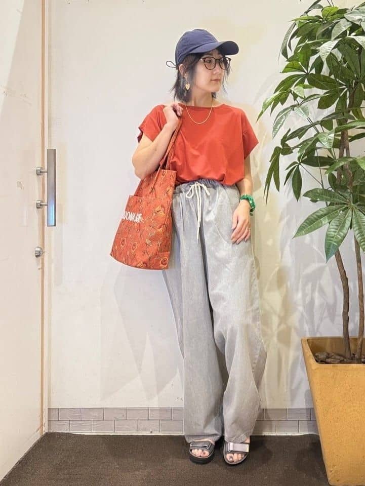 misakiさんの「SHOO･LA･RUE｜【S-LL/ひんやり/UV】二の腕をきれいにカバー ショルダータックトップス」を使ったコーディネート