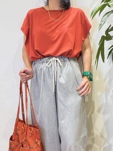misakiさんの「SHOO･LA･RUE｜【S-LL/ひんやり/UV】二の腕をきれいにカバー ショルダータックトップス」を使ったコーディネート