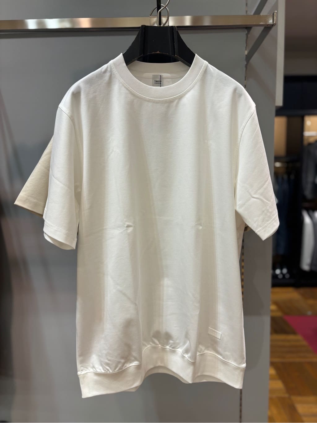ヒナさんの「TAKEO KIKUCHI｜【抗菌防臭／5サイズ展開】ハイゲージポンチ Tシャツ」を使ったコーディネート