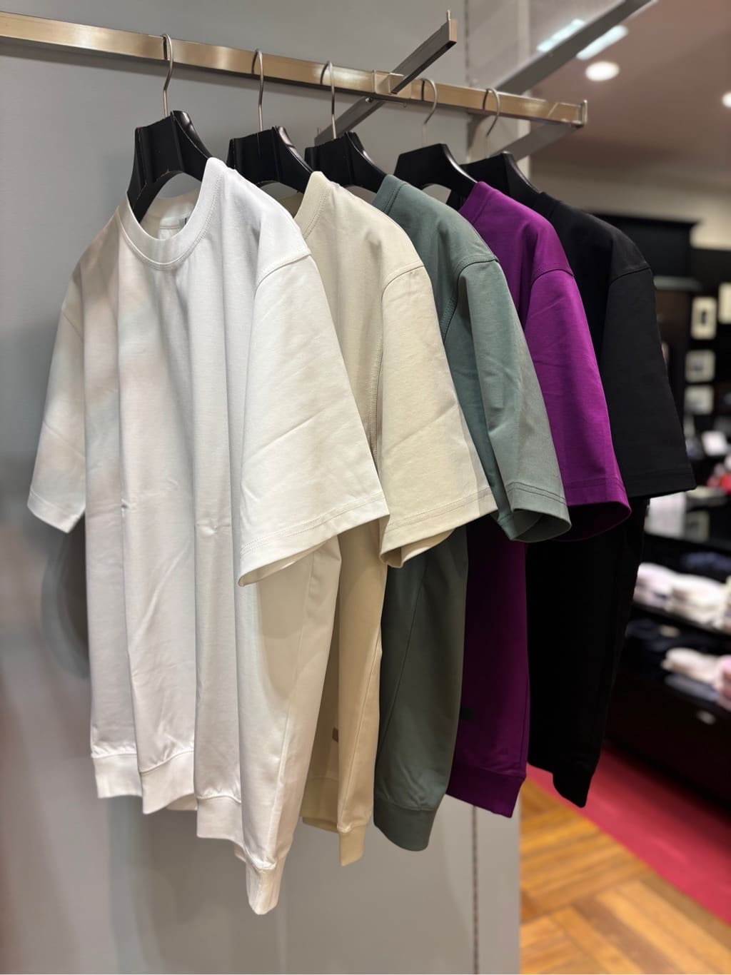 ヒナさんの「TAKEO KIKUCHI｜【抗菌防臭／5サイズ展開】ハイゲージポンチ Tシャツ」を使ったコーディネート