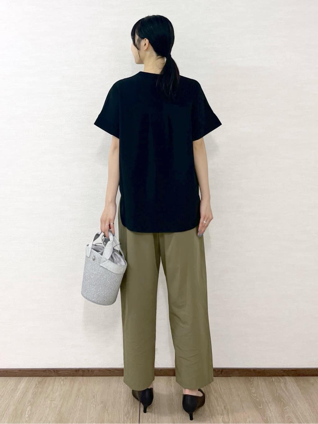 sachikoさんの「OPAQUE.CLIP｜《5色展開／SS-LLサイズ》スキッパー金ボタンブラウス／セットアップ対応【防シワ／ストレッチ／洗濯」を使ったコーディネート