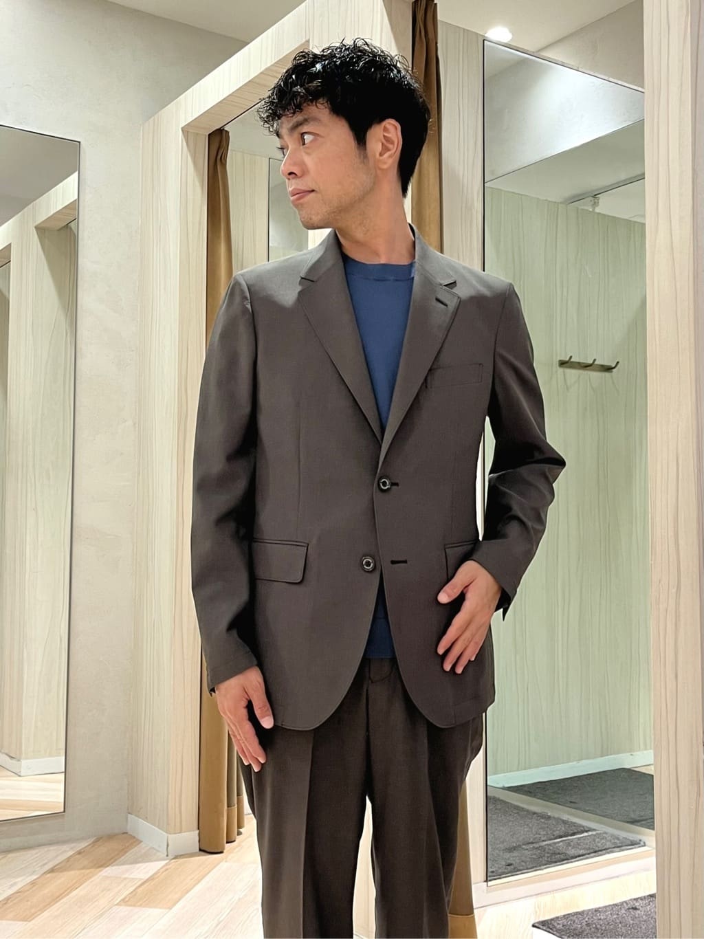 URAさんの「TAKEO KIKUCHI｜【COOL CITY WEAR】アーバンクール ジャケット /接触冷感・吸水速乾」を使ったコーディネート