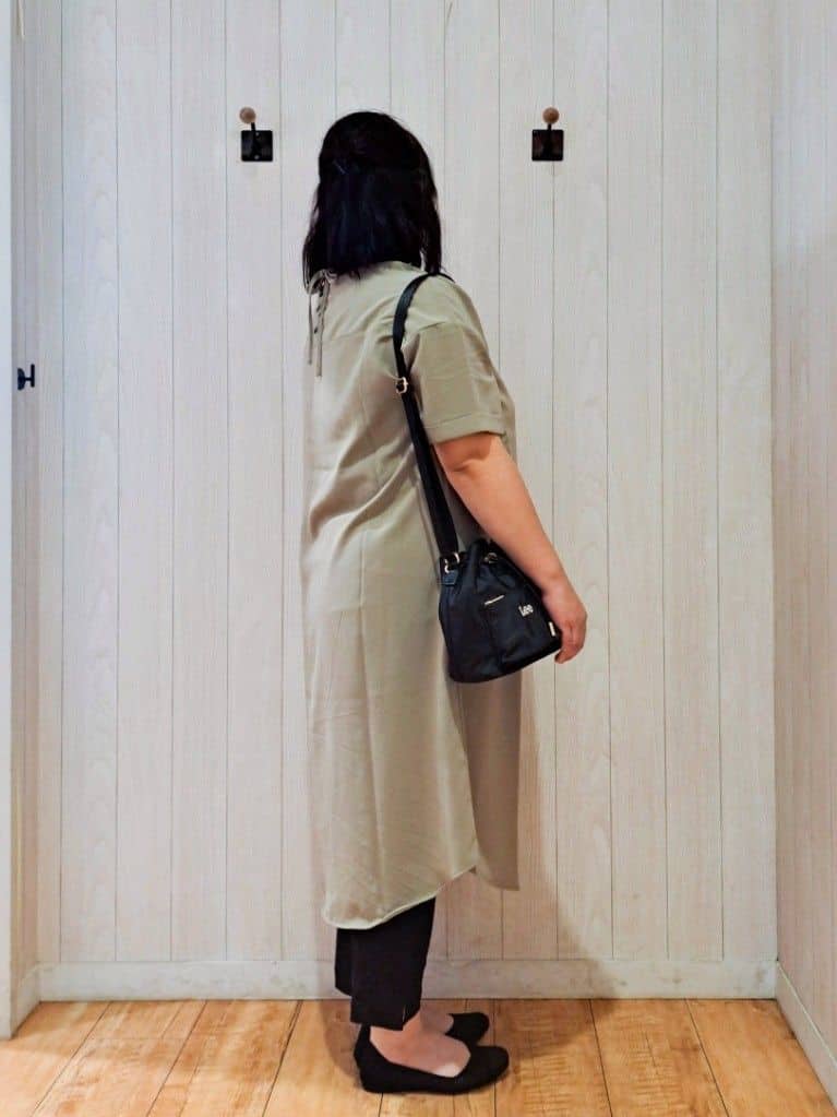 kotomiさんの「SHOO･LA･RUE｜【S-LL/洗濯後しわになりにくい/体型カバー】後ろ姿もサマになる バックレースアップチュニック」を使ったコーディネート