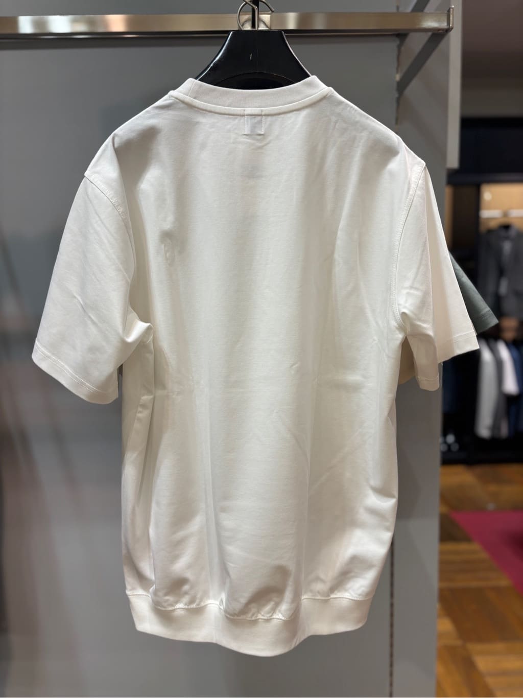 ヒナさんの「TAKEO KIKUCHI｜【抗菌防臭／5サイズ展開】ハイゲージポンチ Tシャツ」を使ったコーディネート