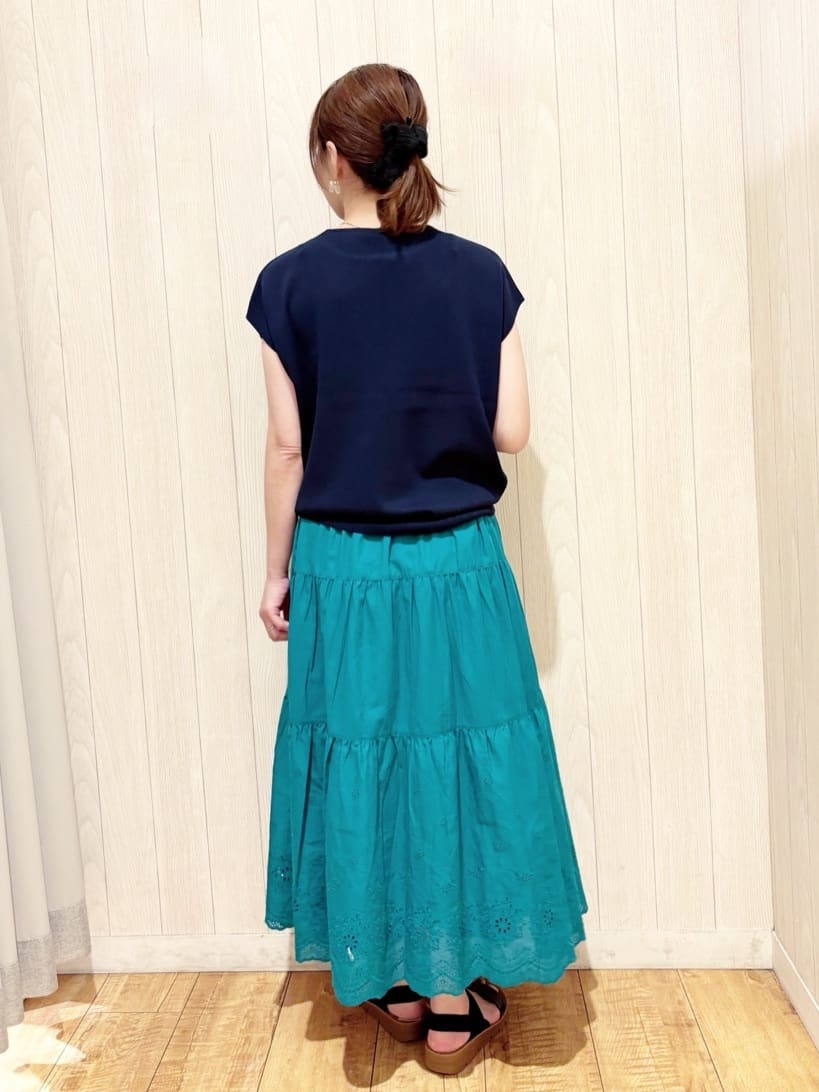 あいこさんの「SHOO･LA･RUE｜【洗える/S-LL/ひんやり】さらりと好印象　総針フレンチスリーブニット」を使ったコーディネート