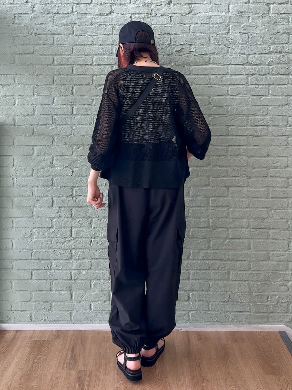 𝐜𝐡𝐢𝐤𝐚さんの「SHOO･LA･RUE｜キラッと光るラメとスパンコールが印象的 メッシュカーディガン」を使ったコーディネート