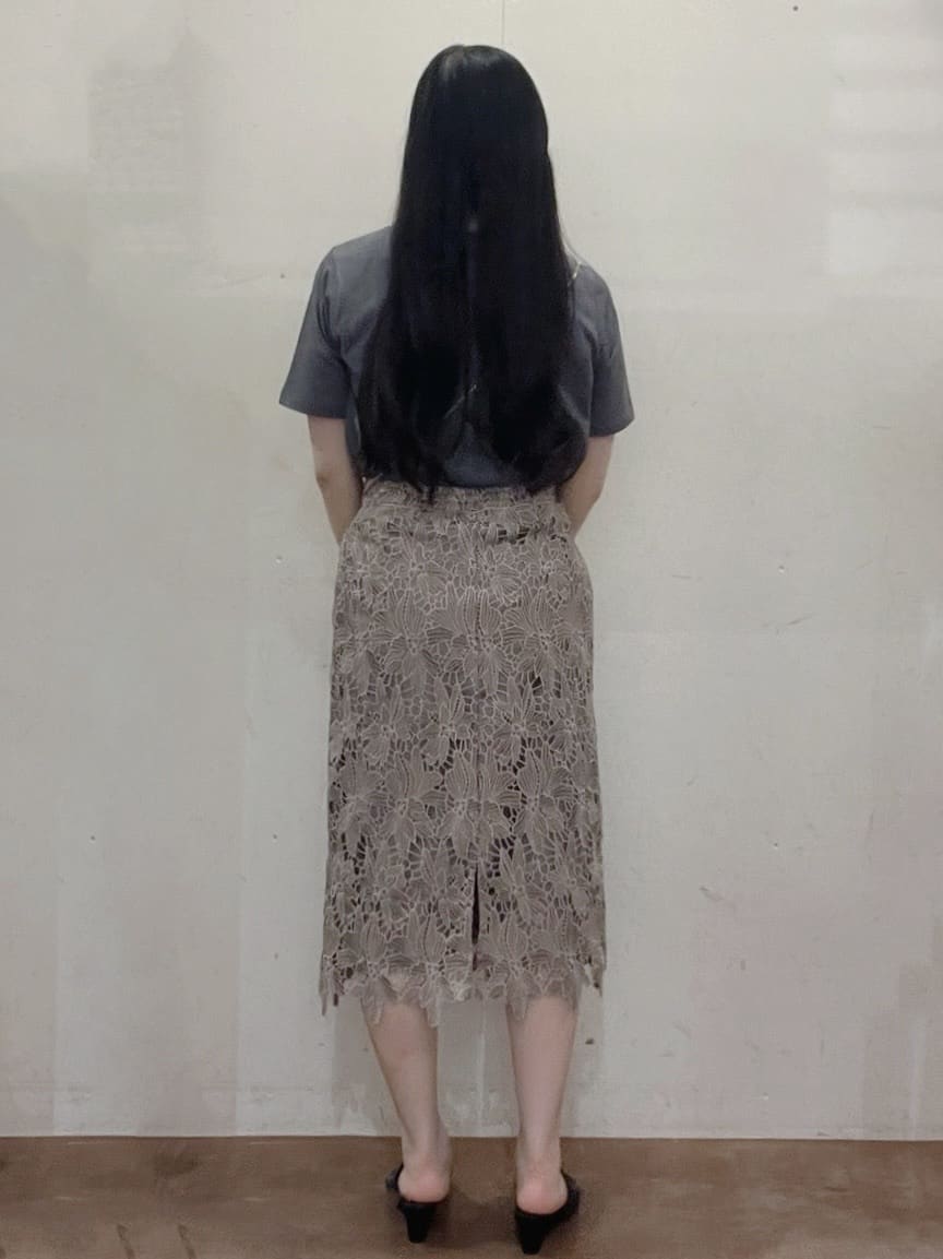 Hitomiさんの「index｜スパンコール刺繍ロゴTシャツ【洗濯機洗い可／接触冷感／UVケア】」を使ったコーディネート