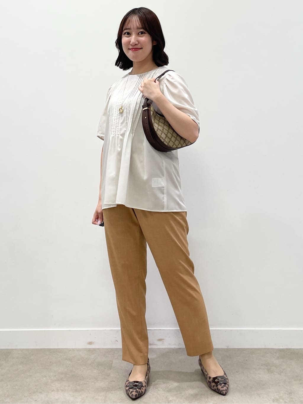 yukariさんの「Reflect｜【すっきり見え！長め丈】ピンタックデザインチュニックブラウス」を使ったコーディネート