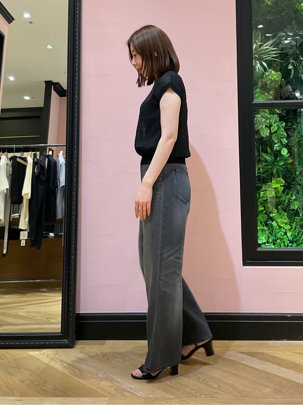 maruさんの「DRESSTERIOR｜ヴィンテージ加工ワイドデニムパンツ」を使ったコーディネート