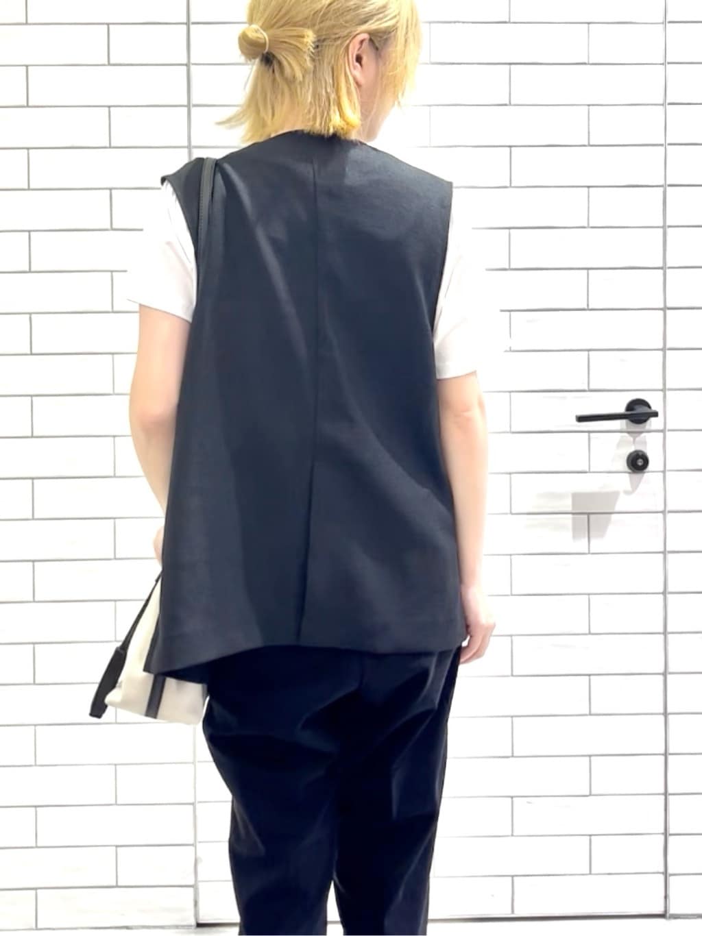 しおりさんの「OPAQUE.CLIP｜ロゴプリントTシャツ【洗濯機洗い可】」を使ったコーディネート