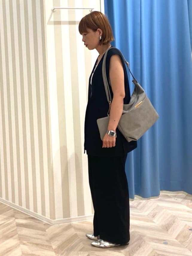 えみ子さんの「SHOO･LA･RUE｜【S-LL】夏のレイヤードコーデに さらりと着られるメッシュジレ」を使ったコーディネート