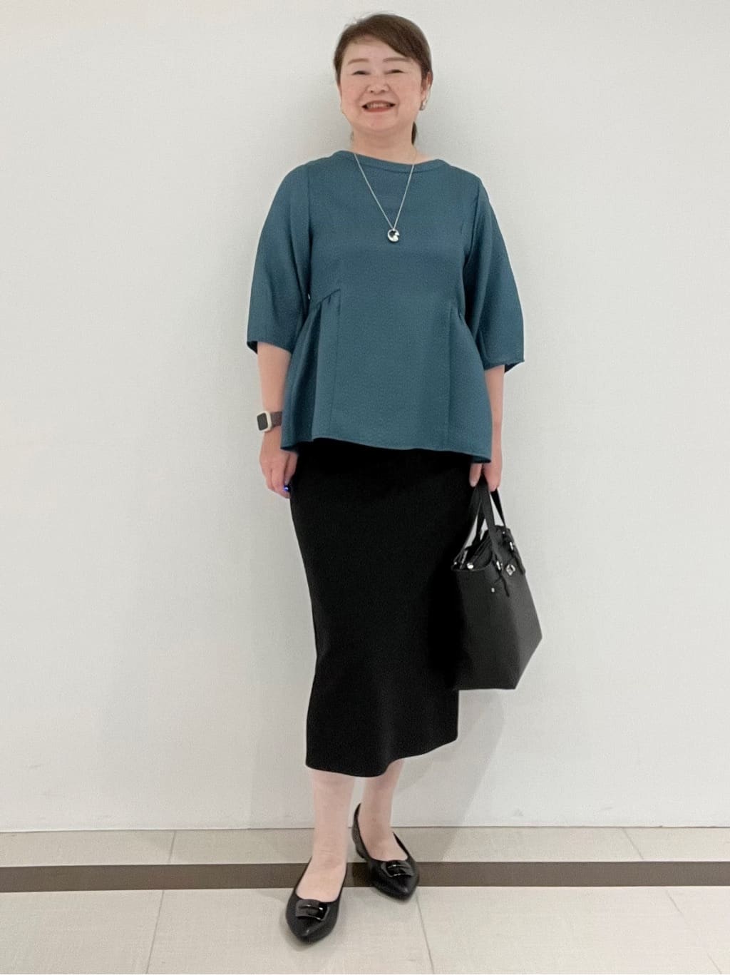 Hiroさんの「Reflect｜【すっきり見え！長め丈】ペプラムデザインシアーブラウス」を使ったコーディネート