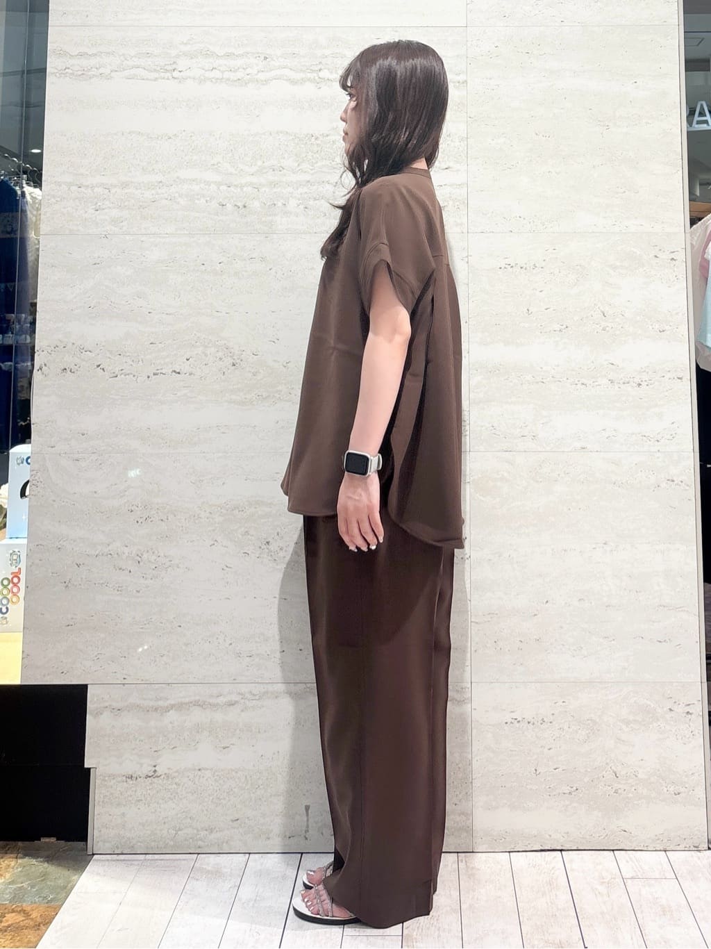 かほさんの「OPAQUE.CLIP｜《7色展開／SS-LLサイズ》ストレッチスキッパーブラウス／セットアップ対応【洗濯機洗い可／防シワ】」を使ったコーディネート
