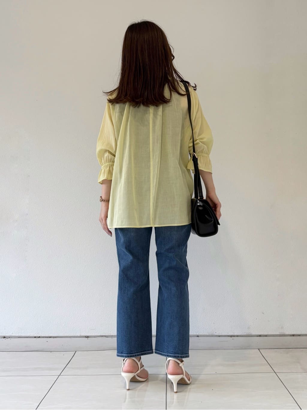 kahoさんの「INDIVI｜【褒められデニム】スリムストレート デニムパンツ」を使ったコーディネート