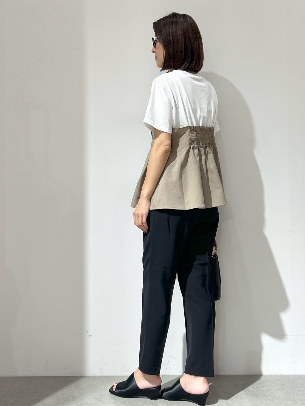 NAKAさんの「OPAQUE.CLIP｜タックビスチェドッキングカットソー【洗濯機洗い可】」を使ったコーディネート