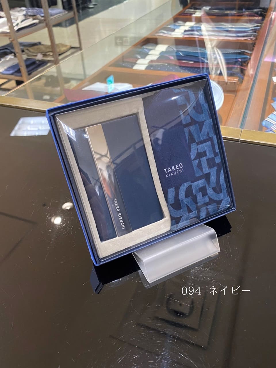 小南大和さんの「TAKEO KIKUCHI｜ハンカチ名刺入れセット」を使ったコーディネート
