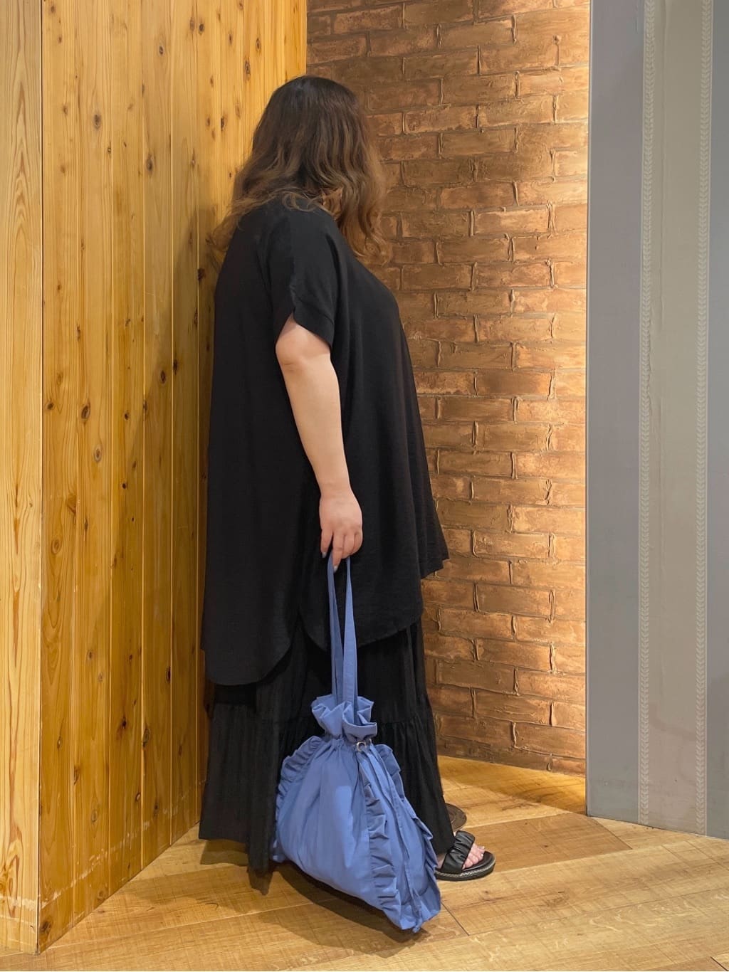 Risaさんの「SHOO･LA･RUE｜【洗える/S-LL】微光沢で華やかなティアードスカート」を使ったコーディネート