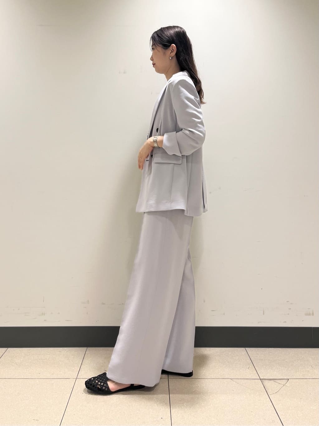 shokoさんの「INDIVI｜【洗える／UVケア】幾何学柄＆無地ボウタイブラウス」を使ったコーディネート