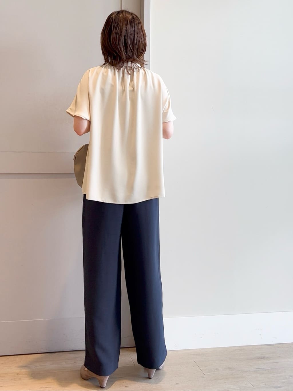 yamakoさんの「grove｜ロープベルトで差がつく 洗練リラックスパンツ」を使ったコーディネート