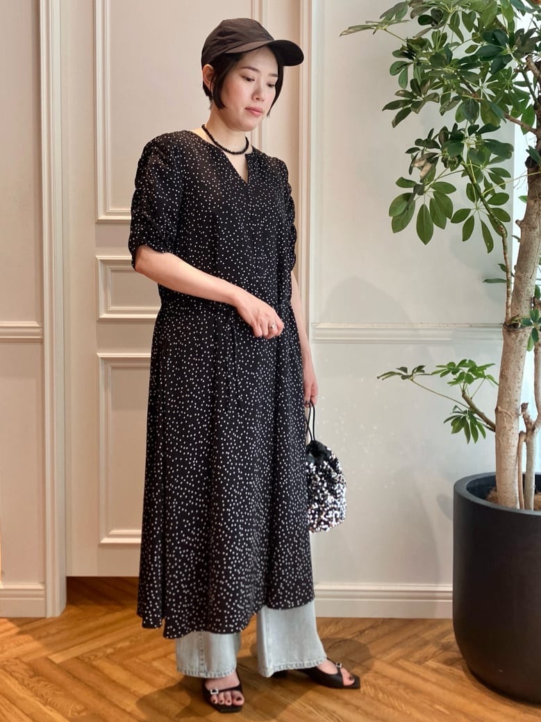 konominさんの「DRESSTERIOR｜スパンコール2WAY巾着バッグ」を使ったコーディネート