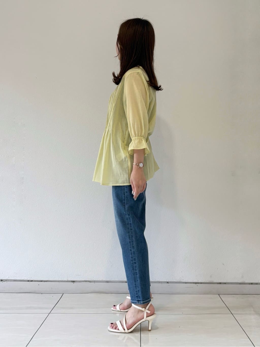 kahoさんの「INDIVI｜【褒められデニム】スリムストレート デニムパンツ」を使ったコーディネート