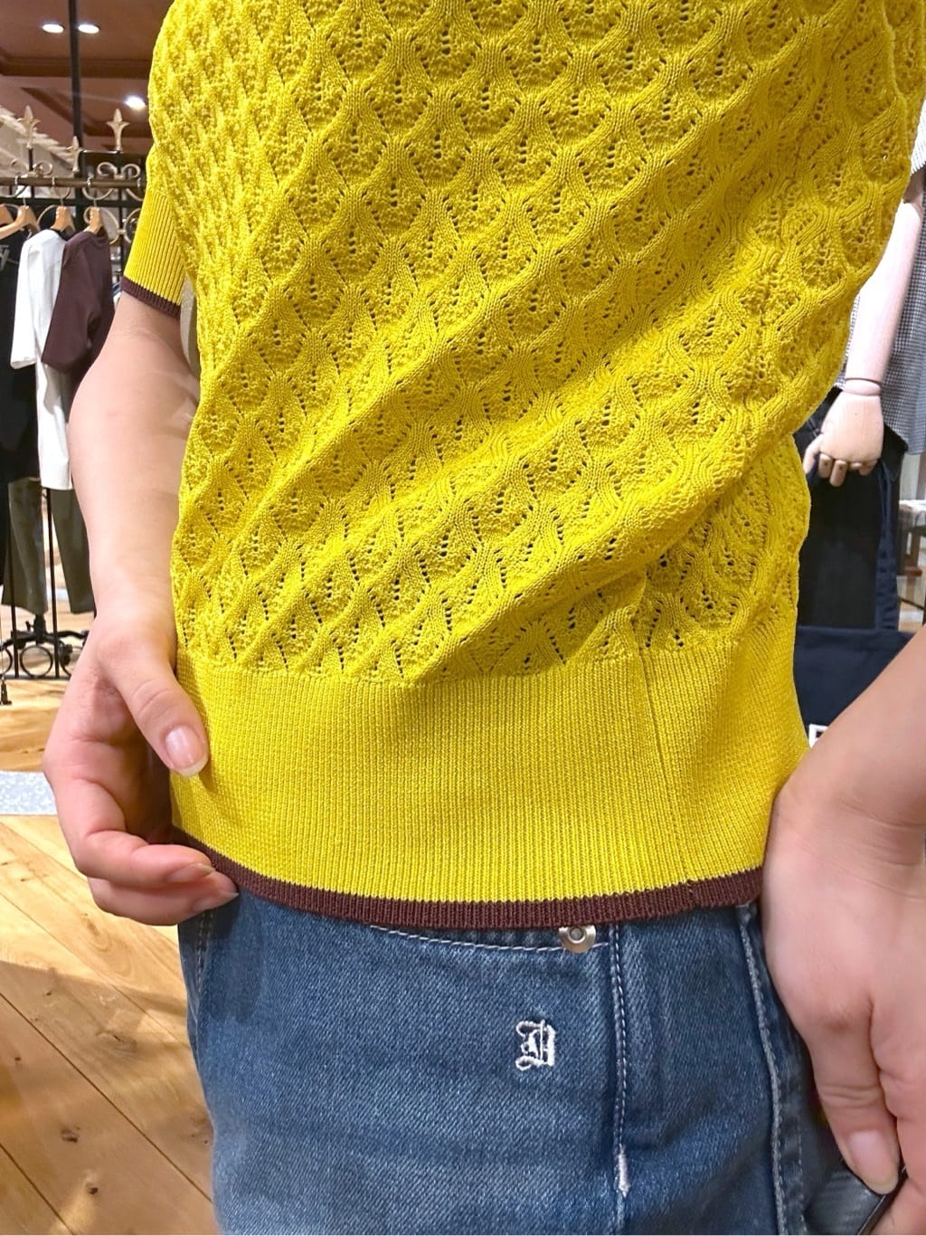 なべこさんの「DRESSTERIOR｜【6色展開/オンオフ】レース編みハーフスリーブニット」を使ったコーディネート