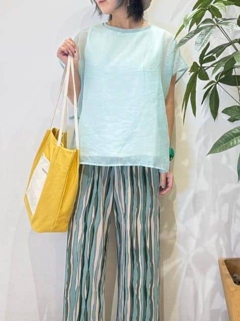 misakiさんの「SHOO･LA･RUE｜【洗える/S-LL】上品なシアー感 レイヤード風トップス」を使ったコーディネート
