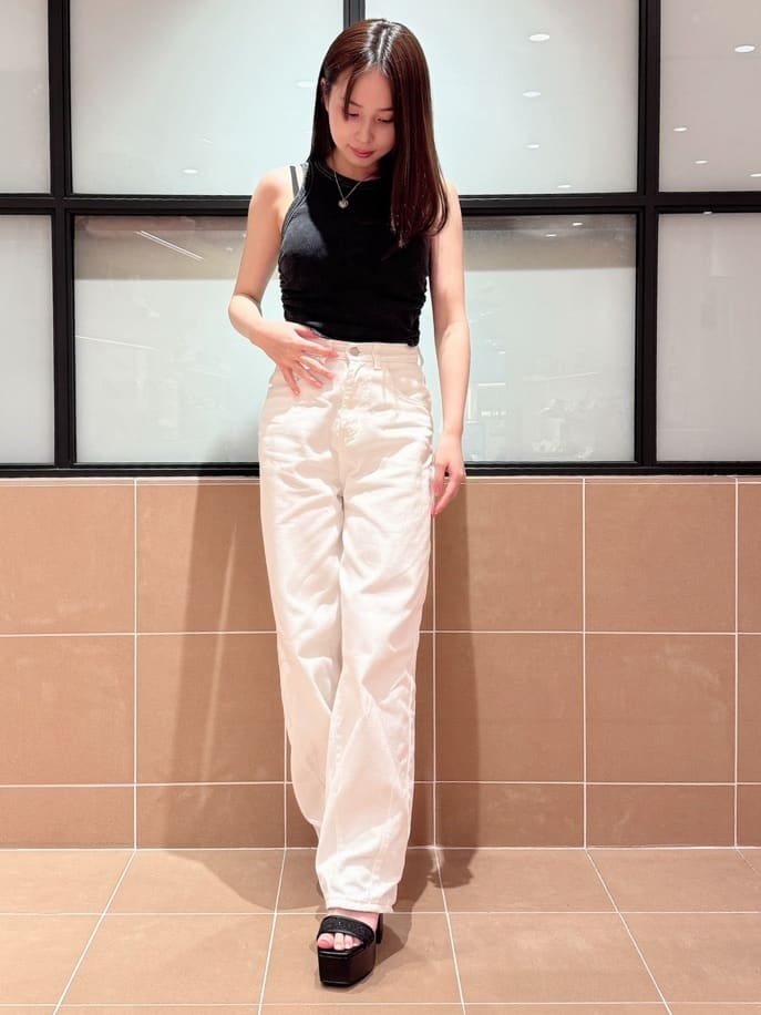 MIRINAさんの「ESPERANZA｜【ラク盛り／サンダル】リピーター続出／脚長美脚　ミュールサンダル」を使ったコーディネート
