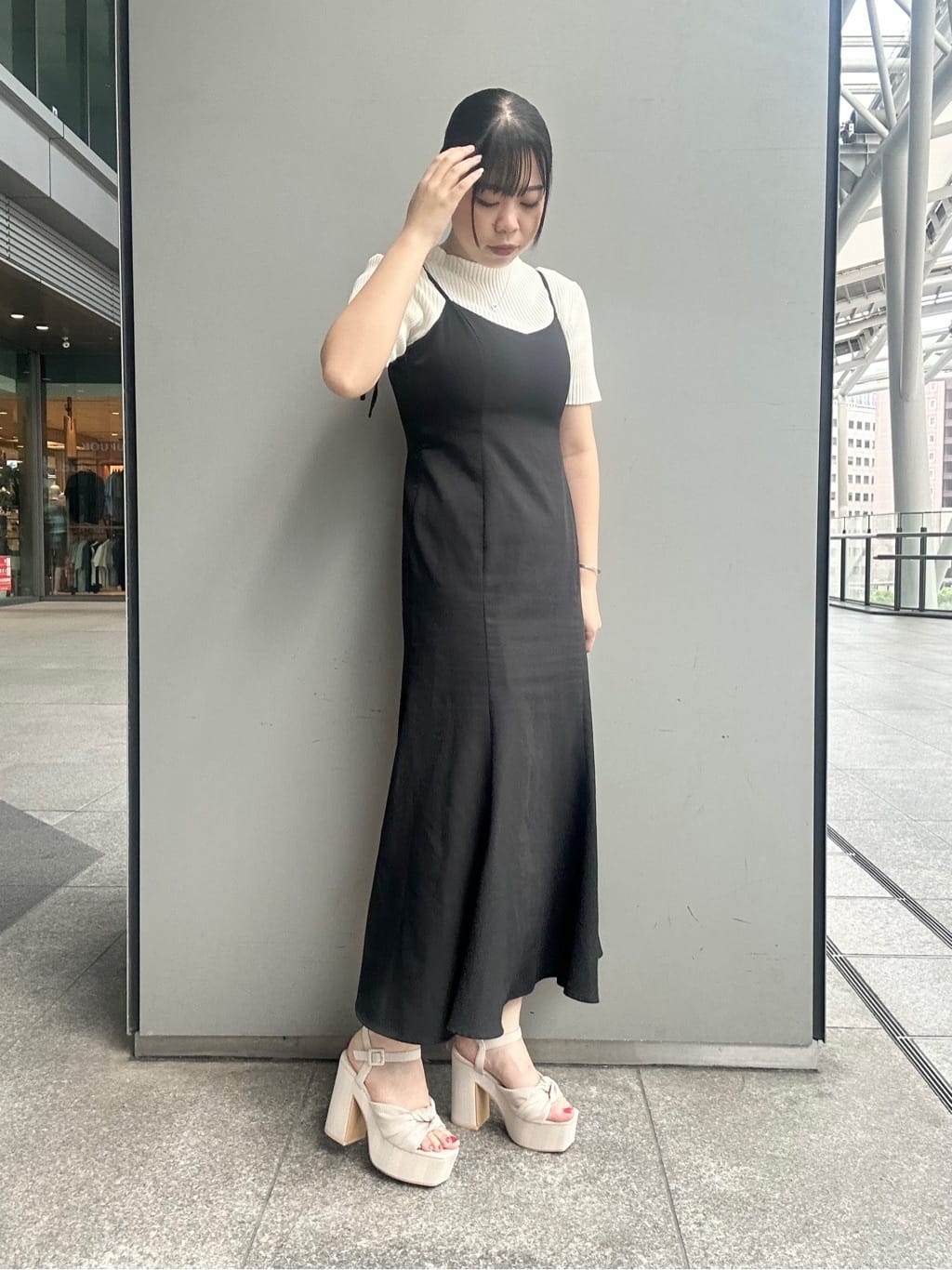 あずみさんの「ESPERANZA｜【ラク盛り／サンダル】リピーター続出／脚長美脚　ツイストリボンサンダル」を使ったコーディネート
