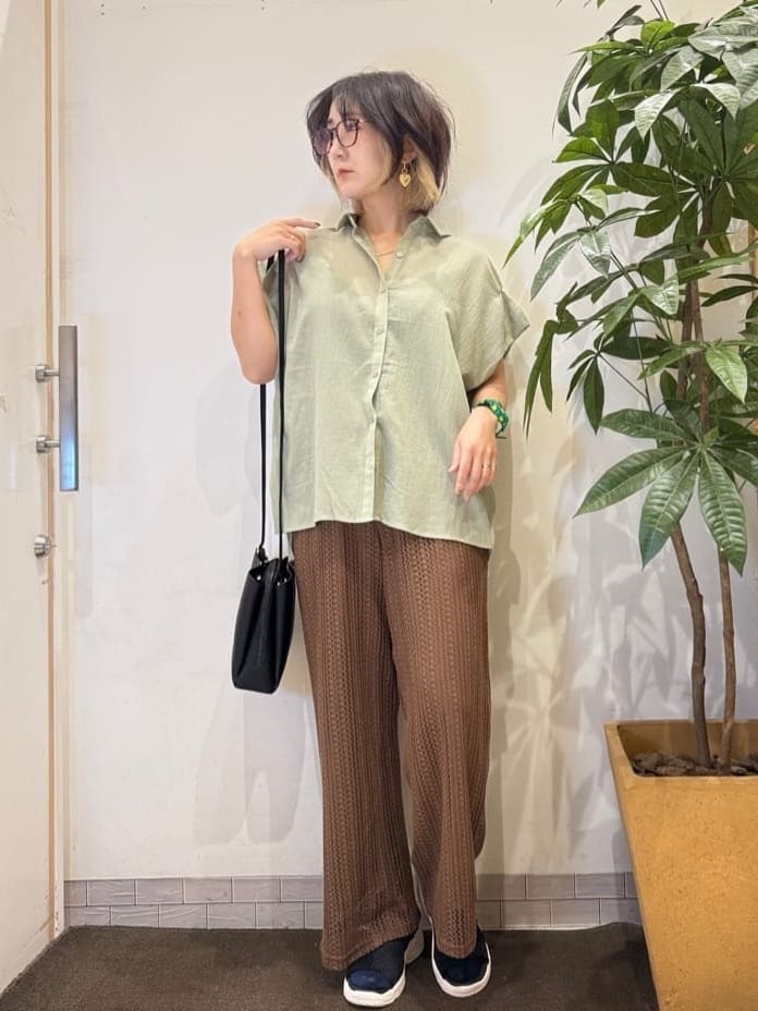 misakiさんの「SHOO･LA･RUE｜【S-LL】さらシャリコットン 上品なシアー感のデザインシャツ」を使ったコーディネート