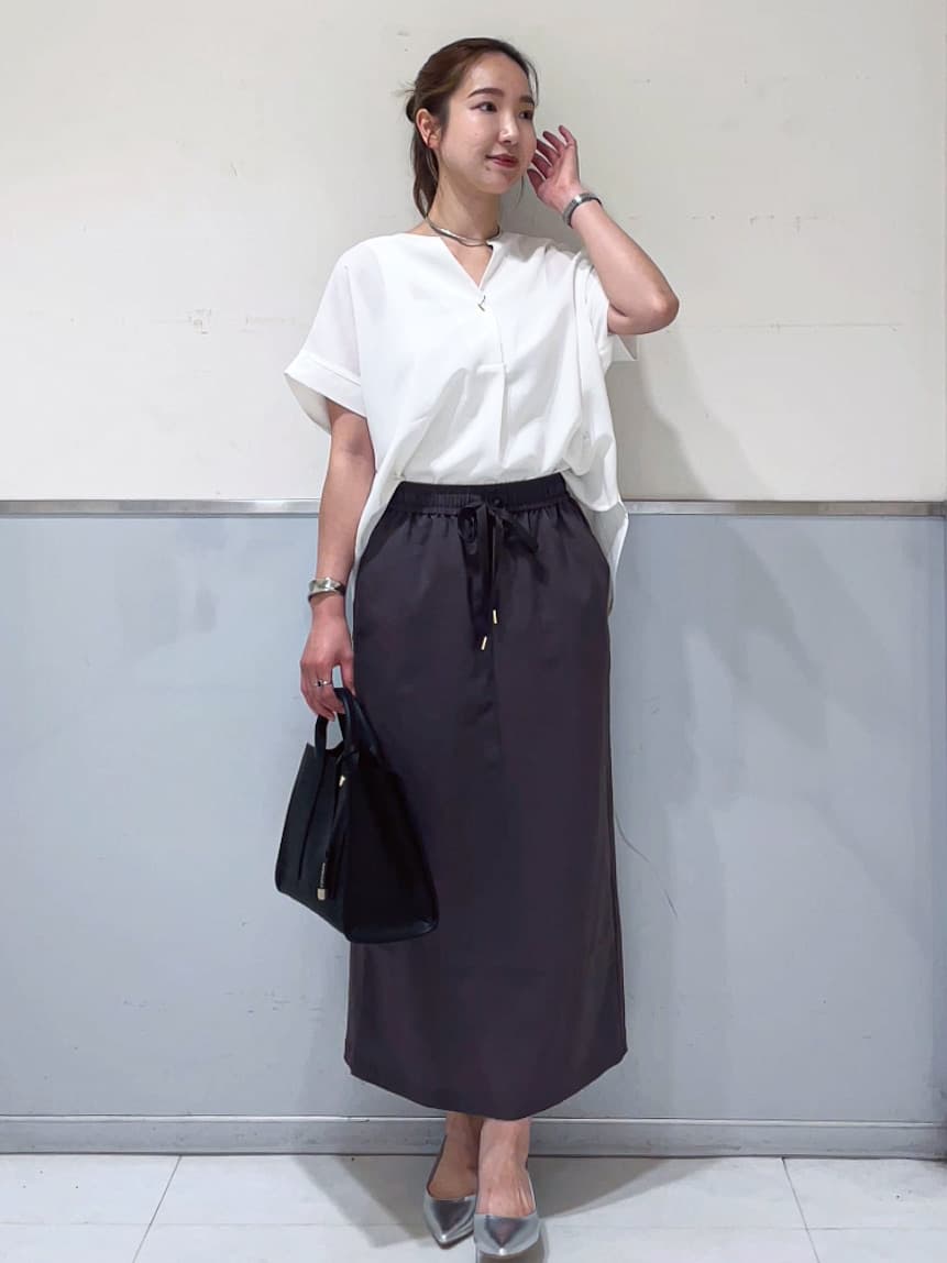ミーさんの「index｜《7色展開／SS-LLサイズ》ストレッチスキッパーブラウス／セットアップ対応【洗濯機洗い可／防シワ】」を使ったコーディネート