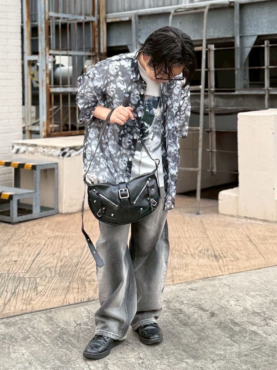 taigaさんの「tk.TAKEO KIKUCHI｜バレルシルエットパンツ（デニム＆カラーパンツ）」を使ったコーディネート