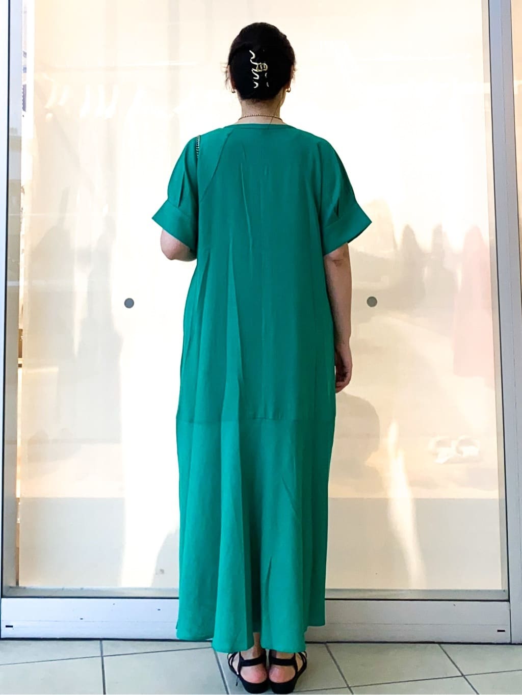 Jeanさんの「OPAQUE.CLIP｜レーヨン麻キーネックワンピース【洗える】」を使ったコーディネート