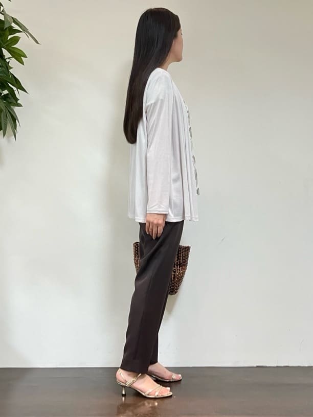 カレンさんの「UNTITLED｜メタリックメッシュトート」を使ったコーディネート